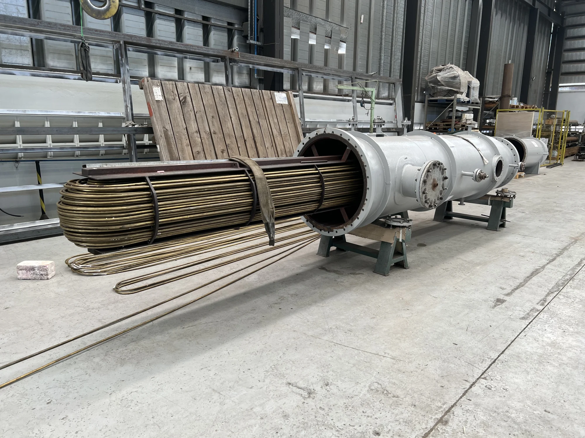 Trocador casco e tubos em fabricação industrial